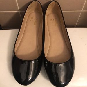 Patent leather flats, size 7.5